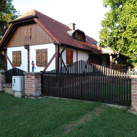 Ferienwohnung Umjetnicka Etno Kuca Luka Podravske Sesvete Exterior foto