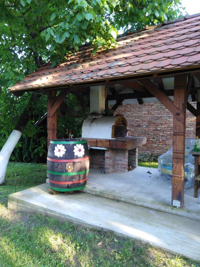 Ferienwohnung Umjetnicka Etno Kuca Luka Podravske Sesvete Exterior foto