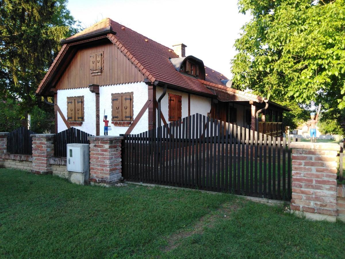 Ferienwohnung Umjetnicka Etno Kuca Luka Podravske Sesvete Exterior foto