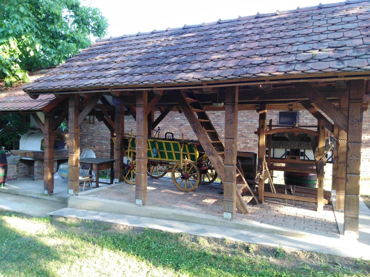 Ferienwohnung Umjetnicka Etno Kuca Luka Podravske Sesvete Exterior foto